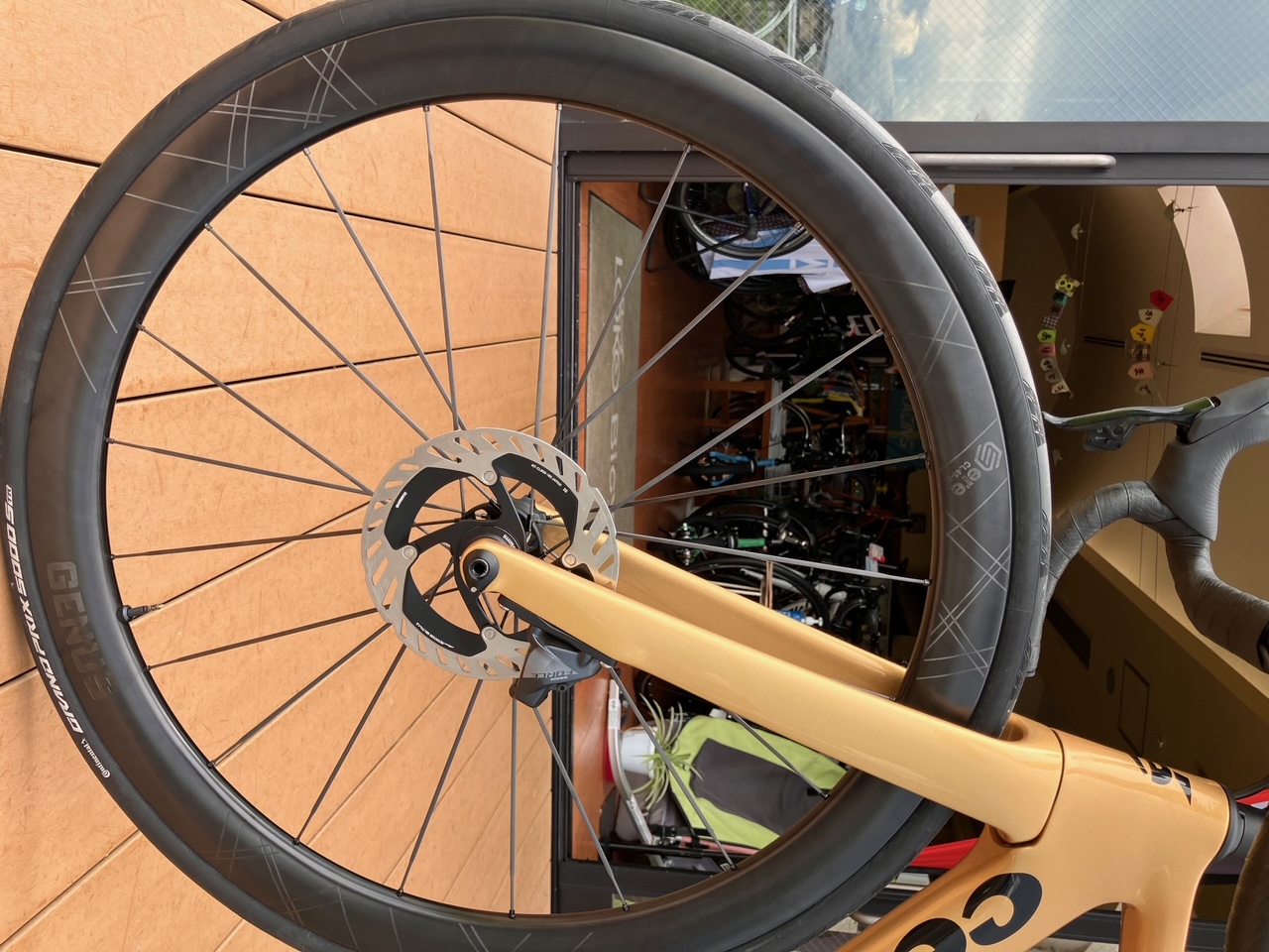 Ere Research GENUS45 カーボンスポークホイール This is how they roll! A Genus CL45 review by Fiets magazine